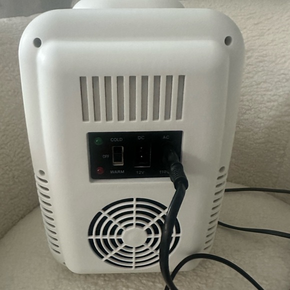 Cooluli Pink Mini Fridge - Picture 2 of 3